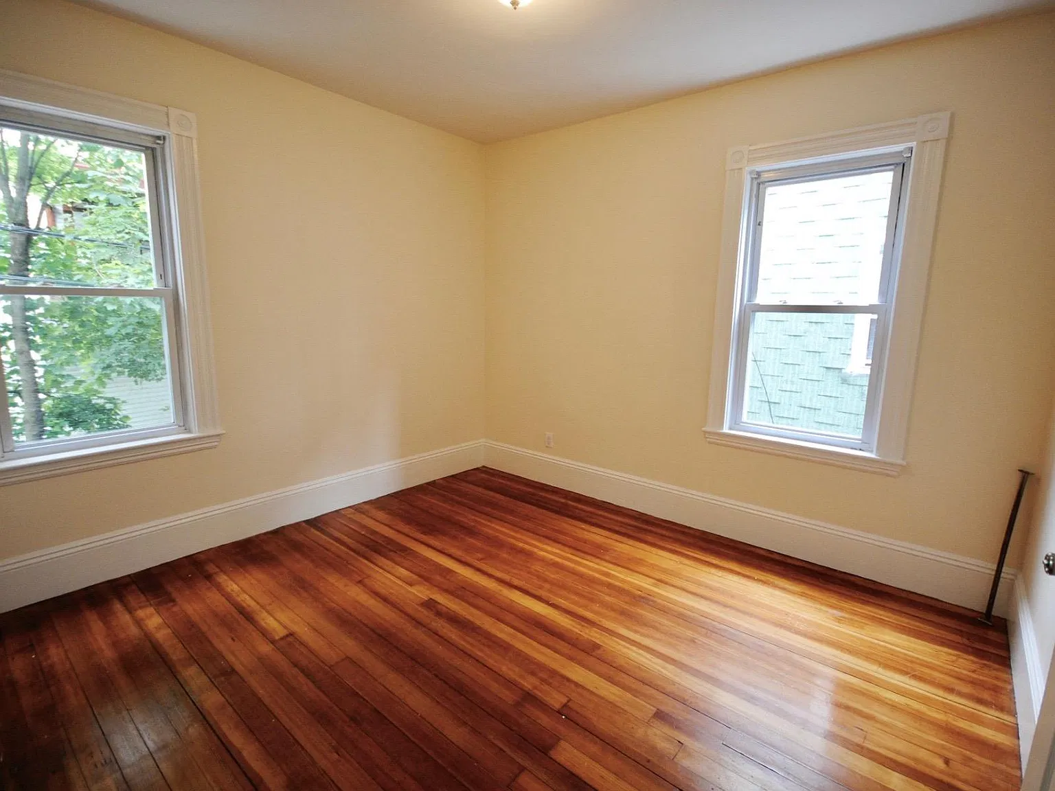 4 bed, 1.5 bath, 1350 sqft, $3,570 — Photo 4