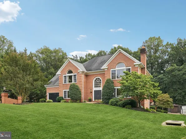 2716 Silkwood Ct, Oakton, VA 22124