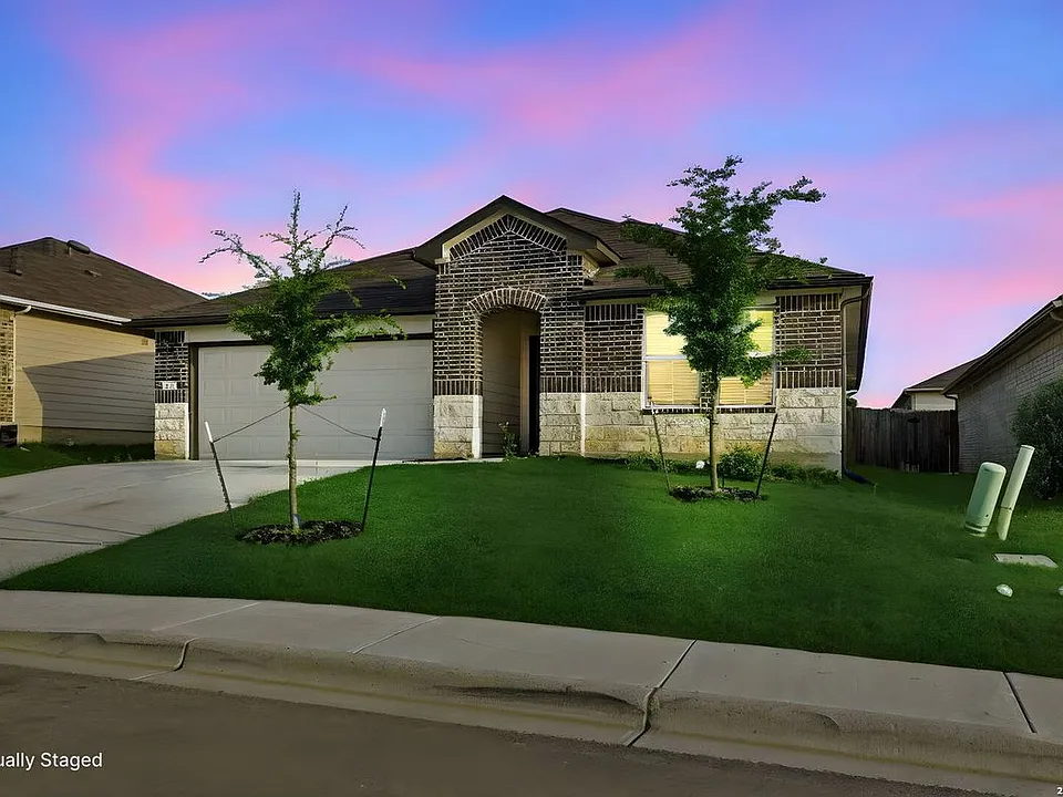 845 Bahia Pl