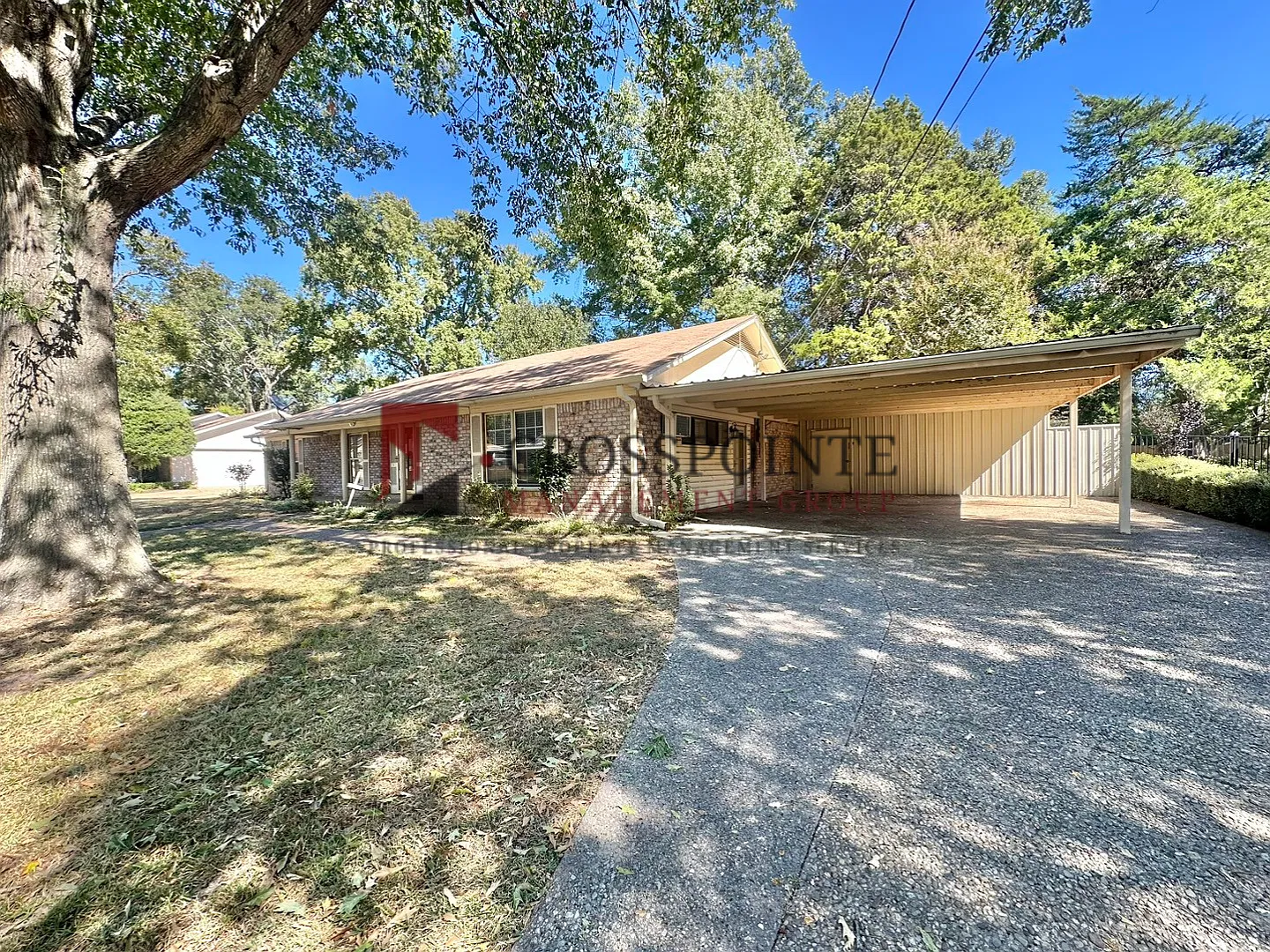 4 Bedroom 2 Bath in the Heart of Tyler! — Photo 2