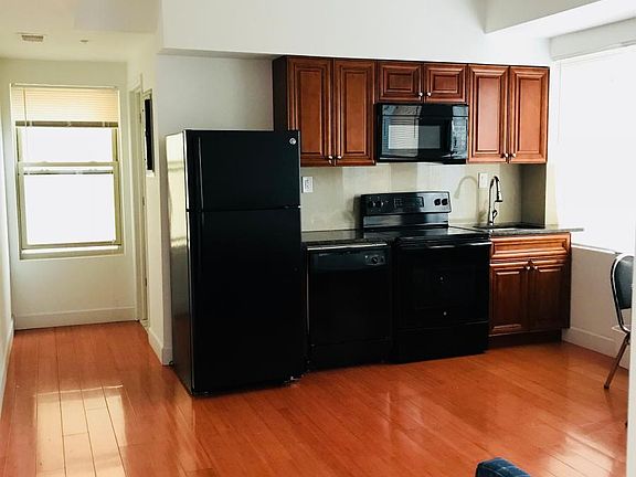 2nd image of 311 N 11th St #2DR