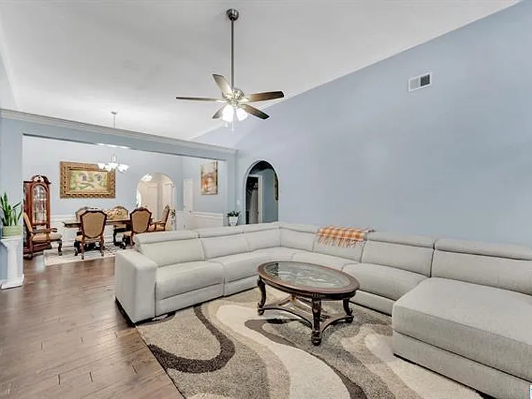 3025 English Oaks Cir — Photo 3