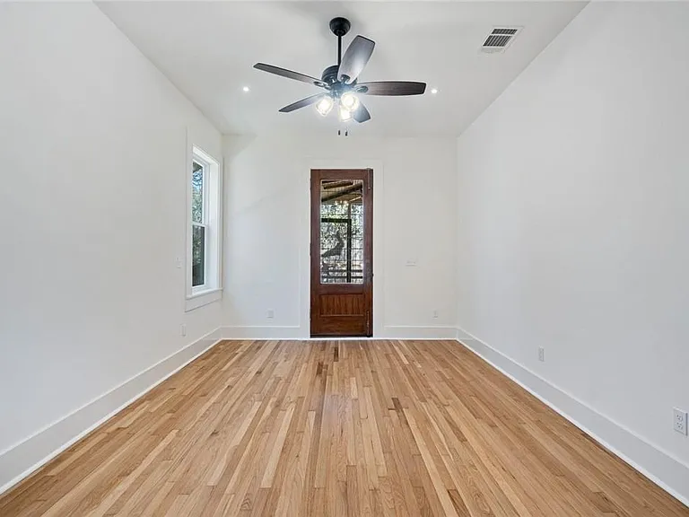 702 W Gibson St — Photo 25