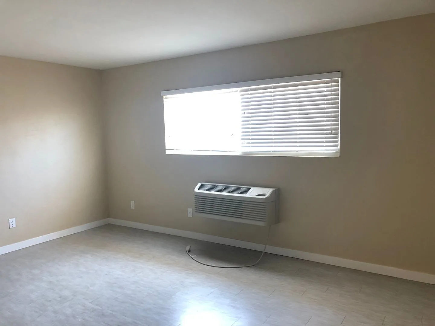 Chic studio in Normal Heights — Photo 3