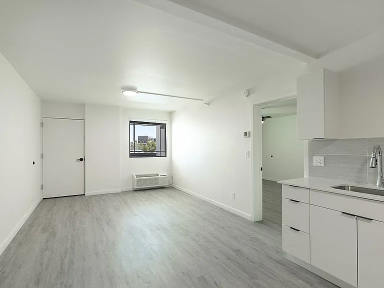 Presidio Palms Apartments — Photo 44