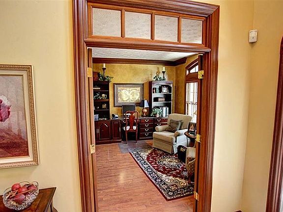 4th image of 675 Heatherstone Ct