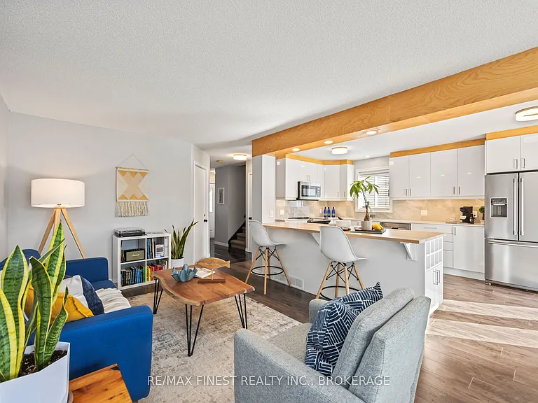 1256 Brackenwood Cres — Photo 11