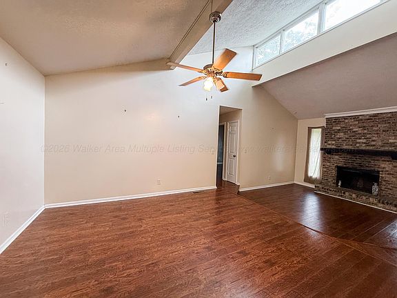 5th image of 1705 Sharon Ln