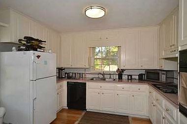 2nd image of 2801 Dellinger Dr