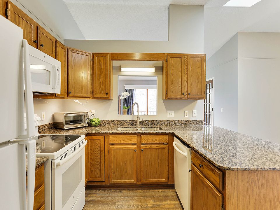 1st image of 14215 44th Pl N APT 6