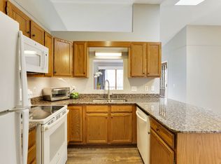14215 44th Pl N APT 6, Plymouth, MN 55446