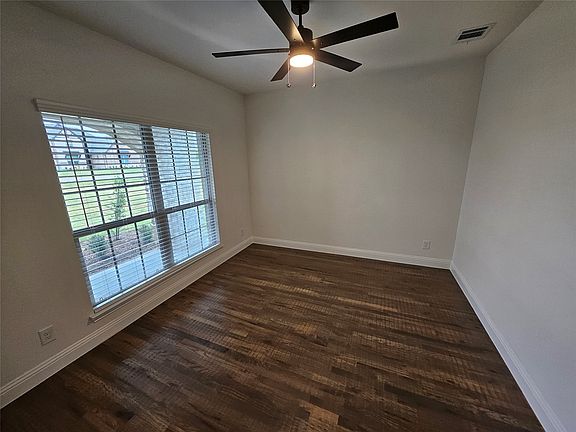 5th image of 237 Magnolia Ct