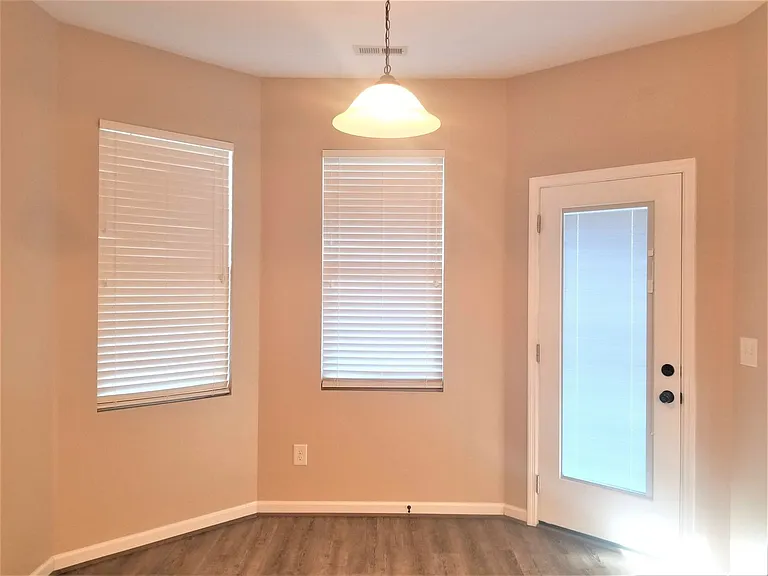 411 Cyrus Thompson Dr — Photo 17
