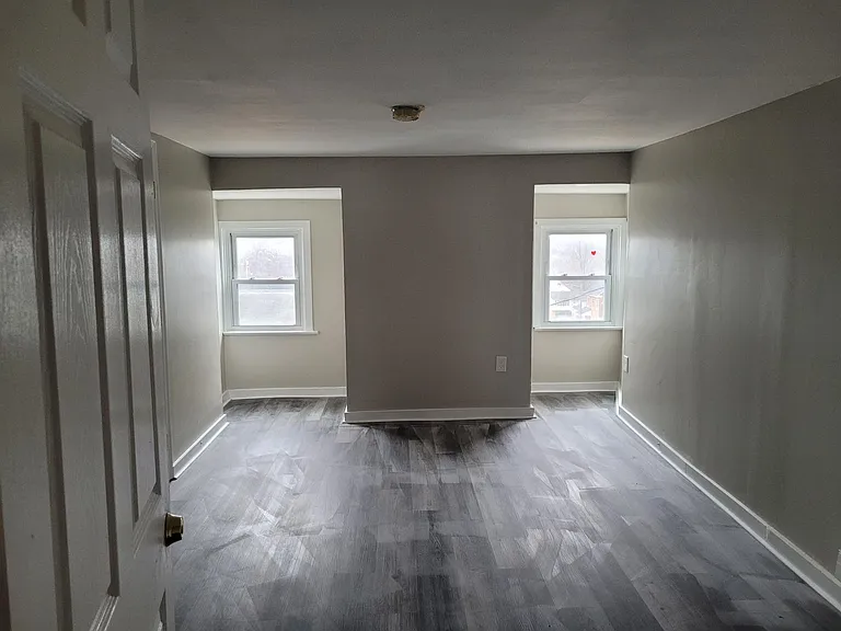 42-44 E Potomac St — Photo 21
