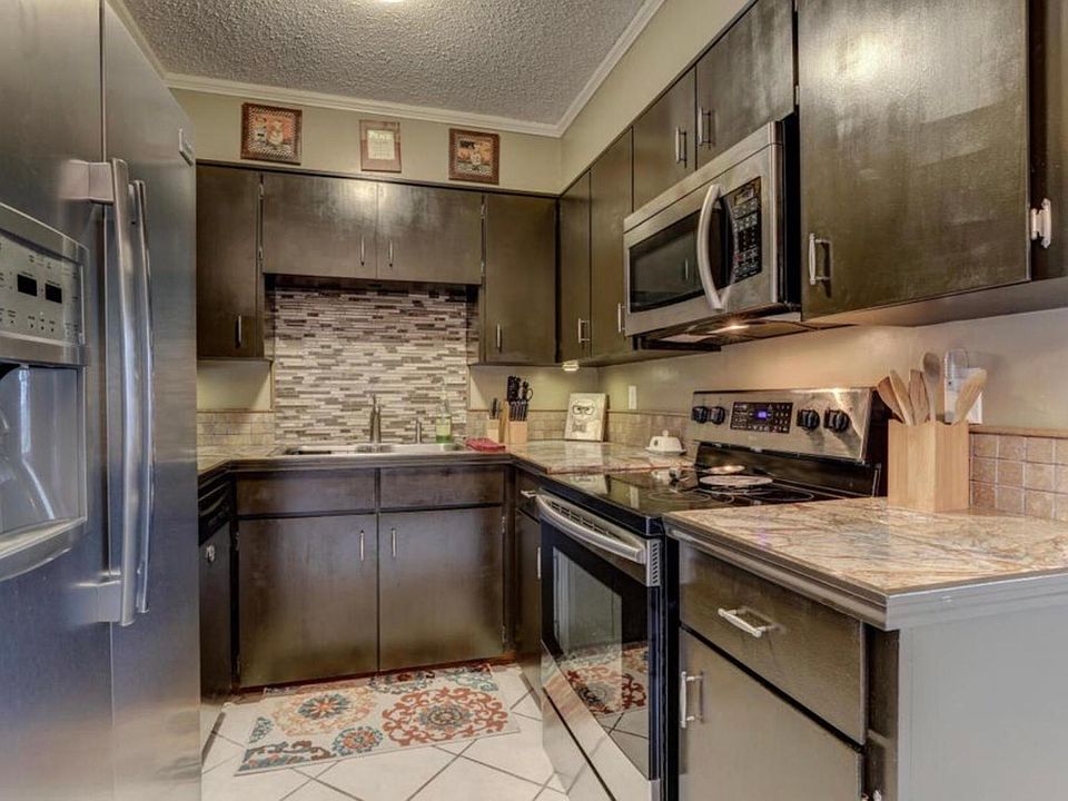 1st image of 106 S Parkwood Dr #3