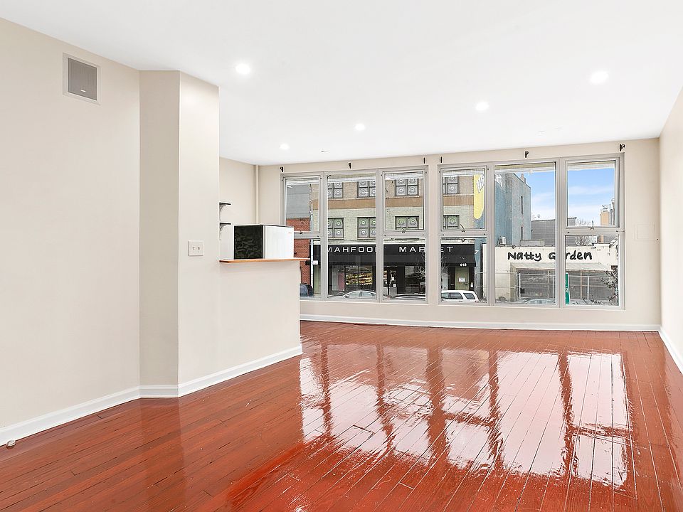 1st image of 615 Washington Ave #2