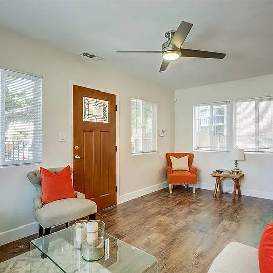 4475 Orange Ave — Photo 2