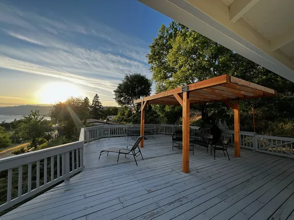 (undisclosed Address), Lyle, WA 98635