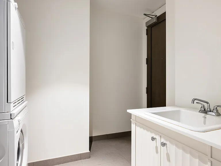 30 Park Pl #68B — Photo 16