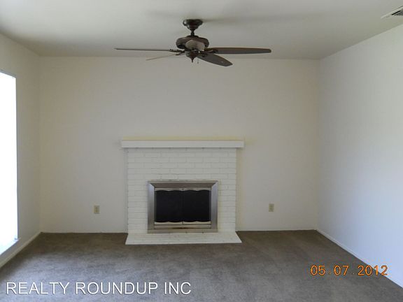 3rd image of 9037 Rosewood Dr