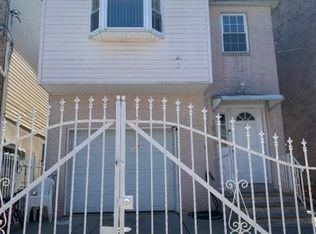12 N End Ter, Newark, NJ 07104