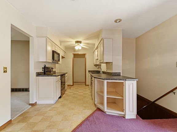 3rd image of 536 34th St