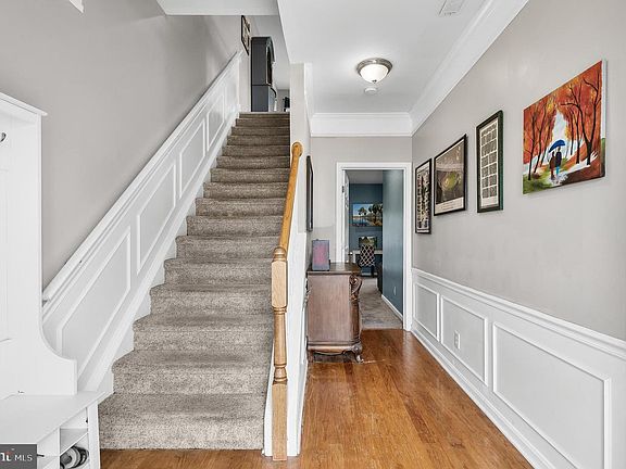 4th image of 2 Bayberry Ln