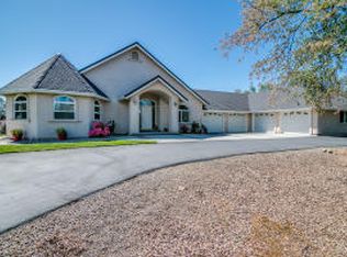 16899 Ski Way, Redding, CA 96003