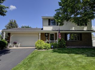 2365 Maple Ln E, Maplewood, MN 55109