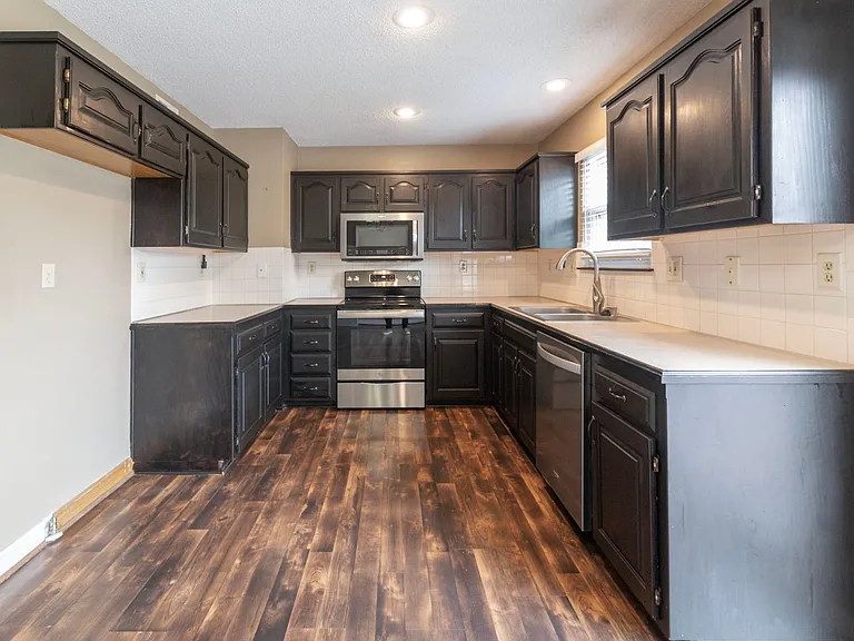 16131 S Matt Ct — Photo 12