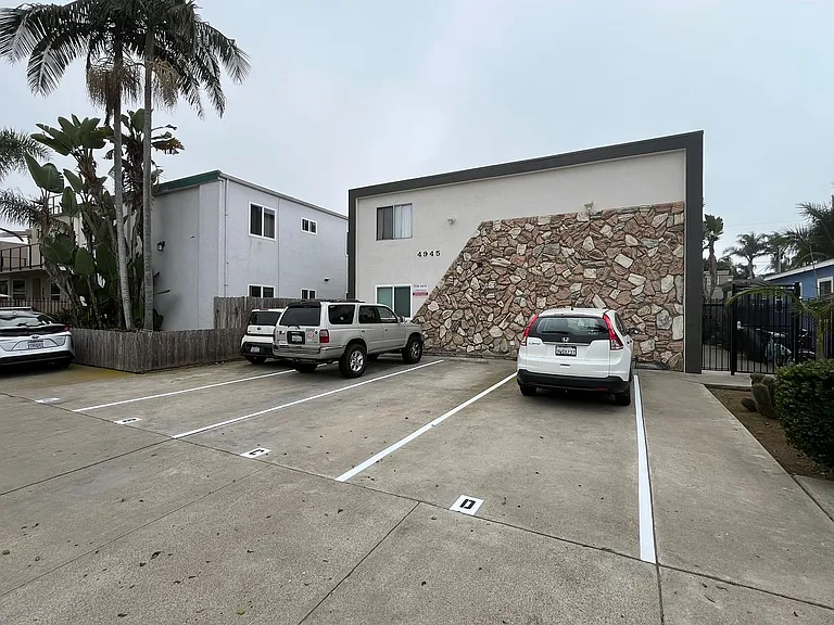 4945 Narragansett Ave — Photo 16