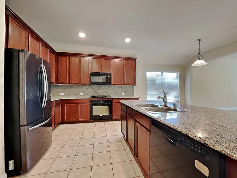 504 Fossil Creek Dr — Photo 6