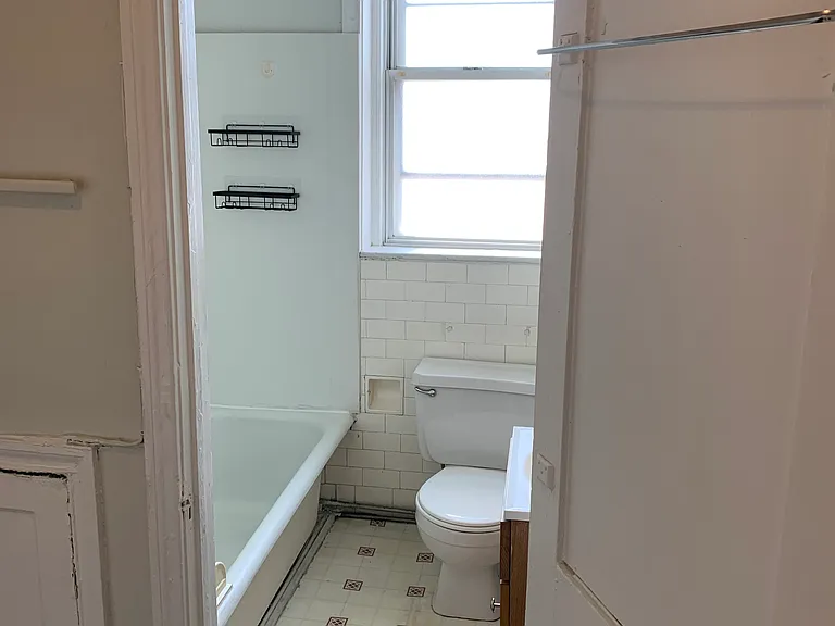 415 S 42nd St #12 — Photo 9