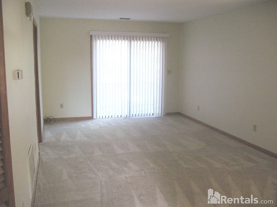 1st image of 550 Courtwood Ln APT 6