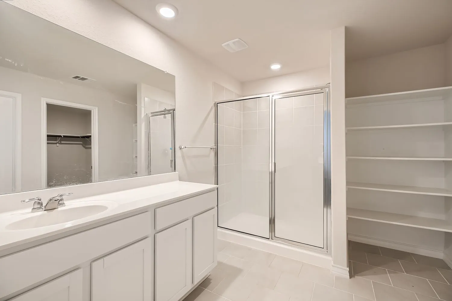 4 bed, 1717 sqft, $2,100 — Photo 2