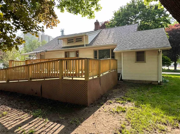 1702 11th St, Emmetsburg, IA 50536