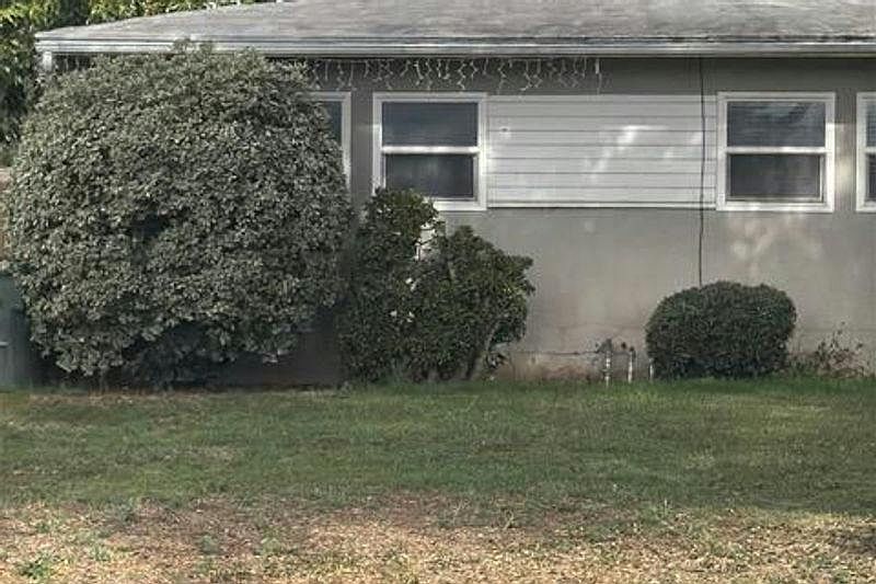 2nd image of 2515 Prospect Ave