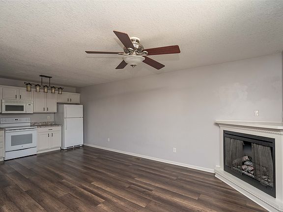 5th image of 1151 SE Village View Ln