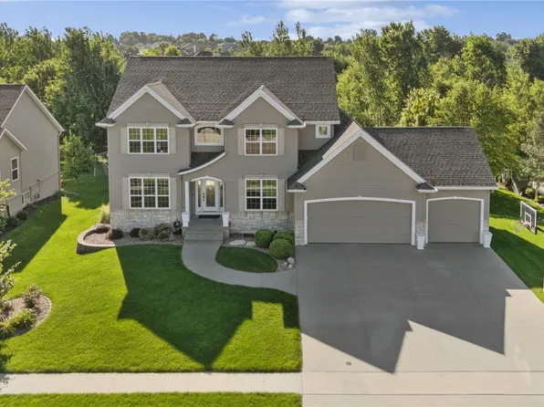 3037 Brookfield Dr, Marion, IA 52302