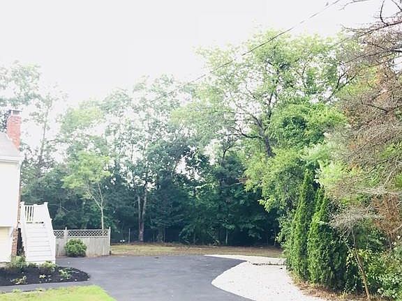 3rd image of 69 Eldridge Dr