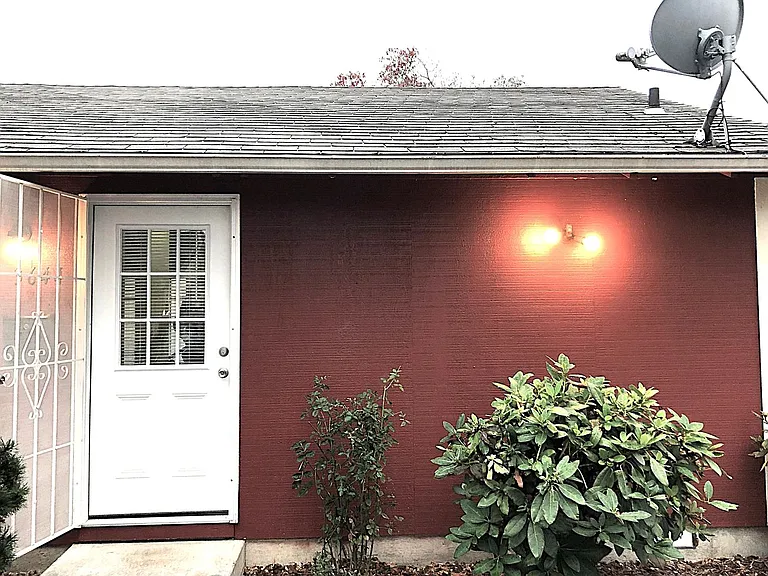 se86th — Photo 1
