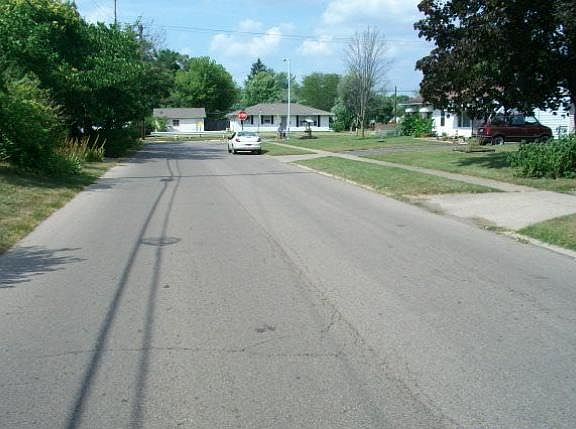 4th image of 3750 Montevideo Dr