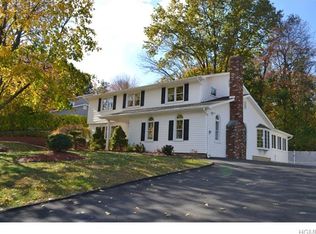 6 S Lilburn Dr, Garnerville, NY 10923