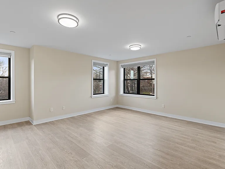 Wakefield Station Apartments — Photo 12