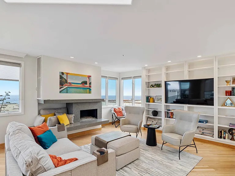121 Marine Pl — Photo 5