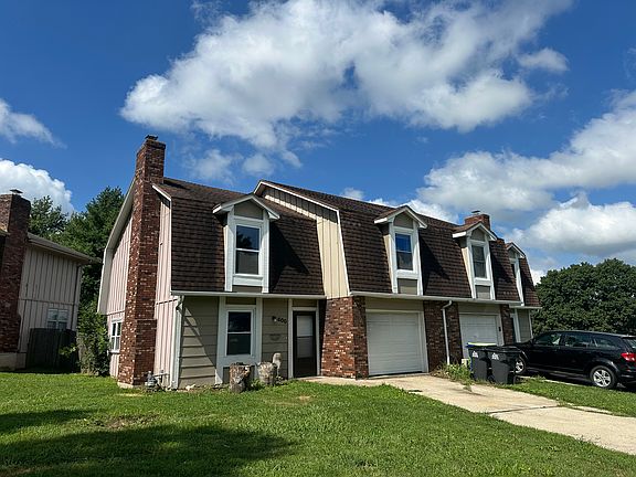 2nd image of 600 NW Manor Dr