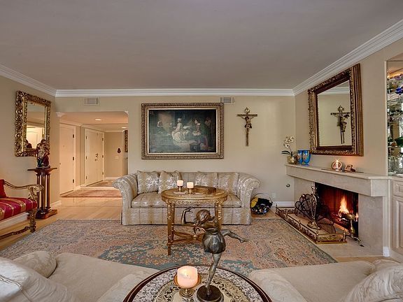 2nd image of 630 S Orange Grove Blvd APT 2