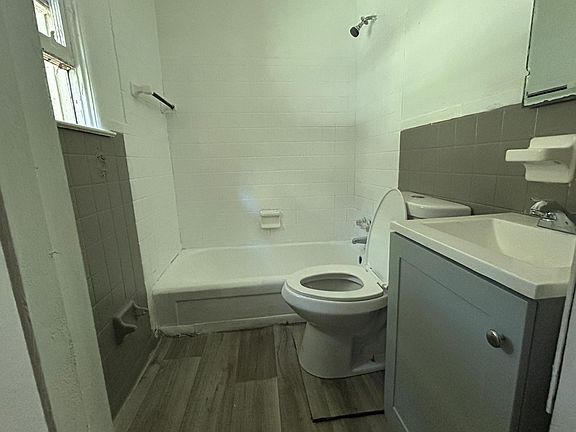 3rd image of 128 Clinton Springs Ave #1