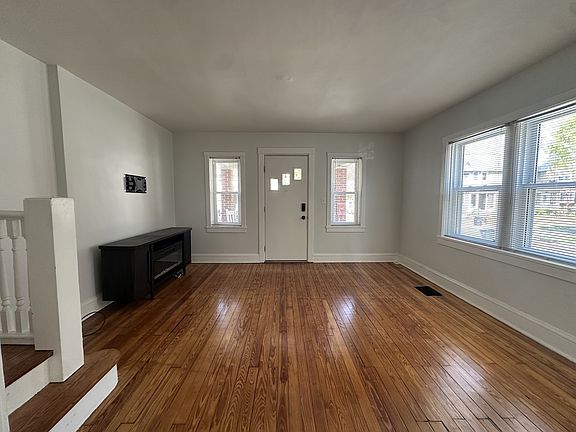 5th image of 610 Geddes St