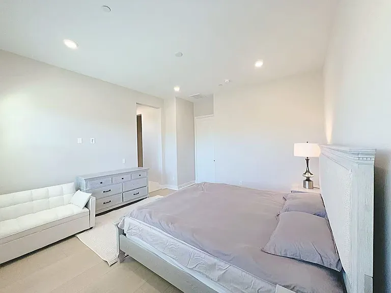 504 Cultivate — Photo 13